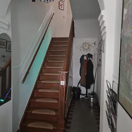 Sharon's And Ser's Place In Heer-maastricht شقة *