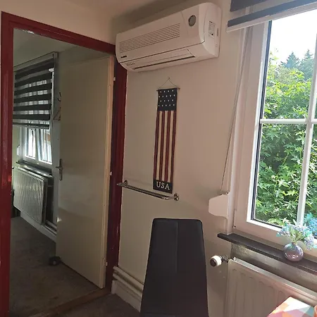 아파트 Sharon's And Ser's Place In Heer-maastricht 마스트리흐트