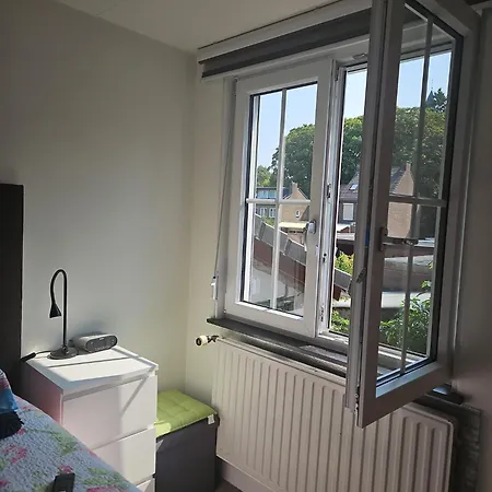 아파트 Sharon's And Ser's Place In Heer-maastricht *