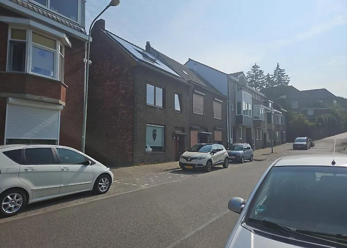 Sharon's And Ser's Place In Heer-maastricht Апартаменты Маастрихт